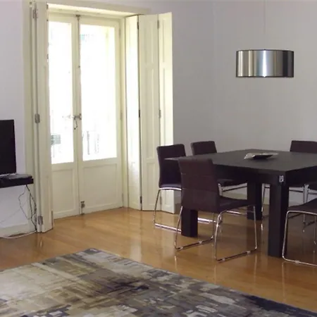 아파트 Lovely 4 Bedroom Apartment In Lisbon *